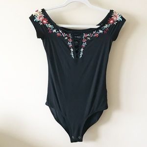 AEO Black Bodysuit w/ Embroidered Flowers // Small